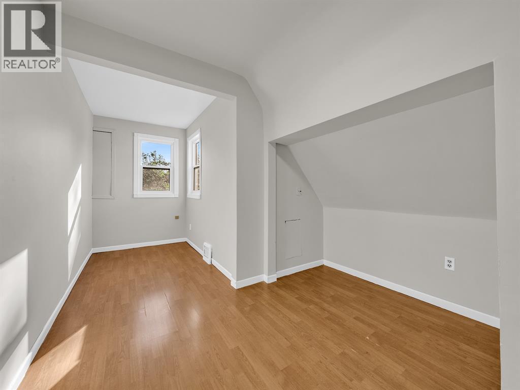 485 MCEWAN AVENUE - 24
