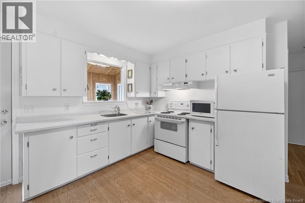 17 Hazelton Avenue - Image 6