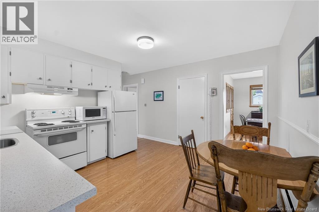 17 Hazelton Avenue - 4
