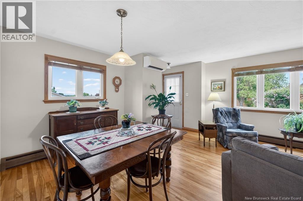 17 Hazelton Avenue - 8