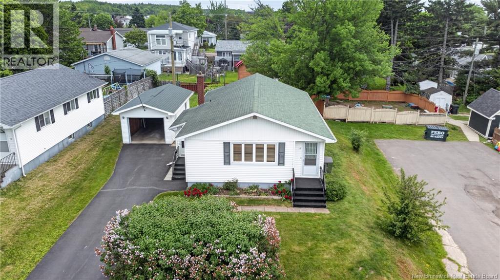 17 Hazelton Avenue - 2