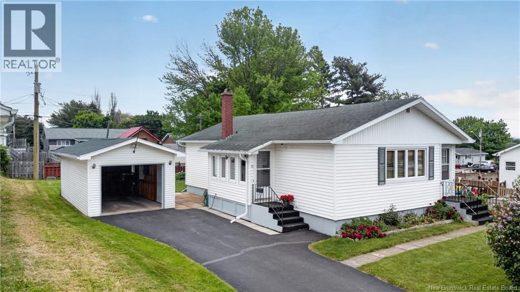 17 Hazelton Avenue - 1