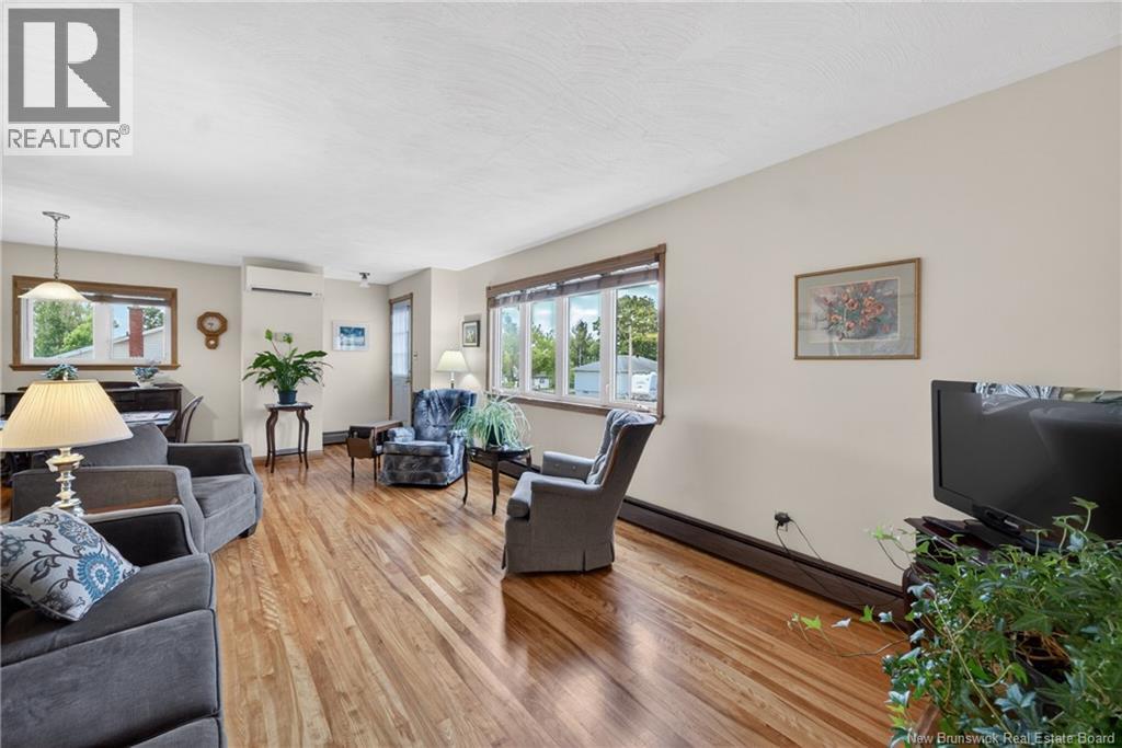 17 Hazelton Avenue - 12