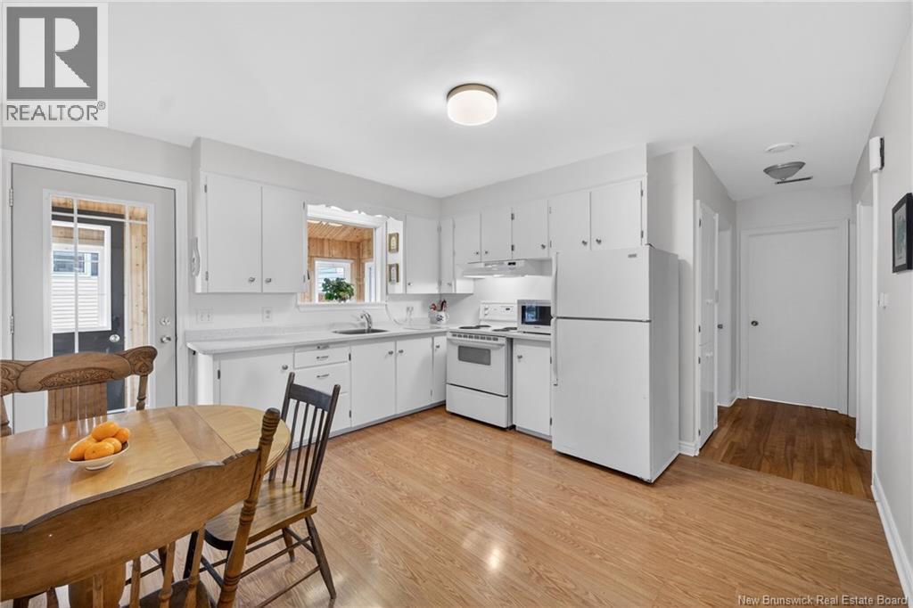 17 Hazelton Avenue - 5