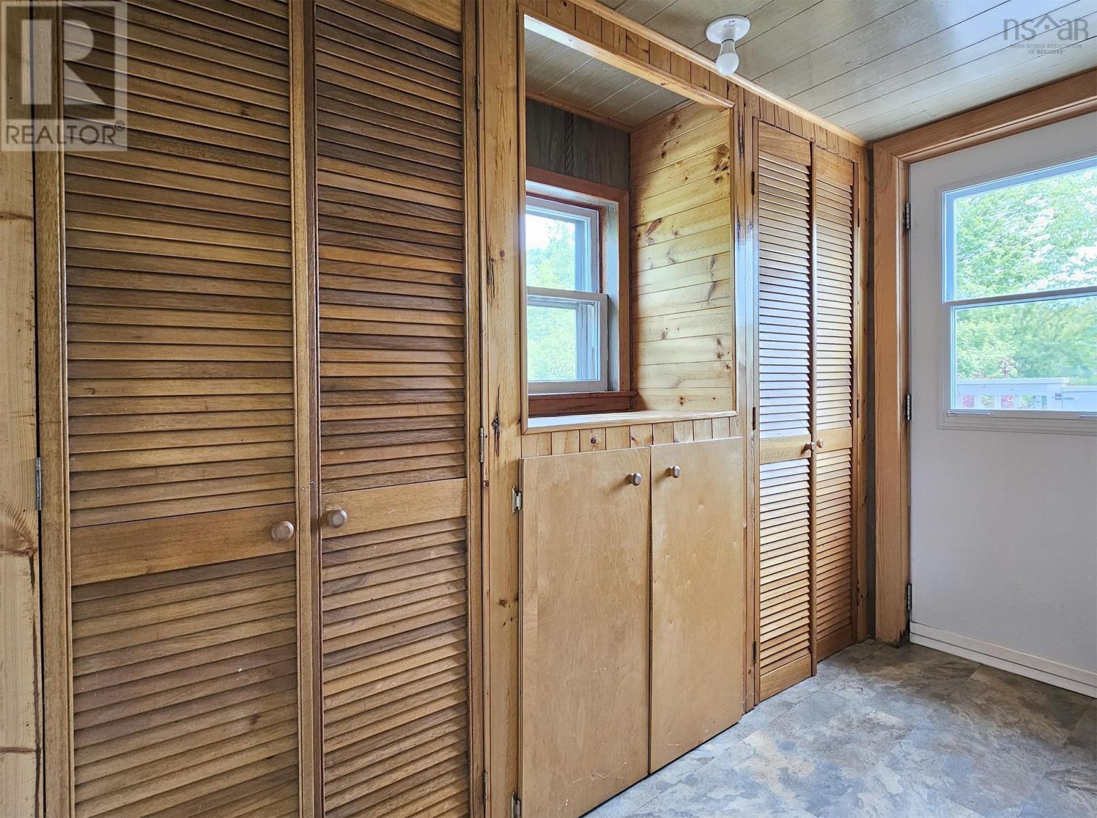 5248 Shore Road - 11