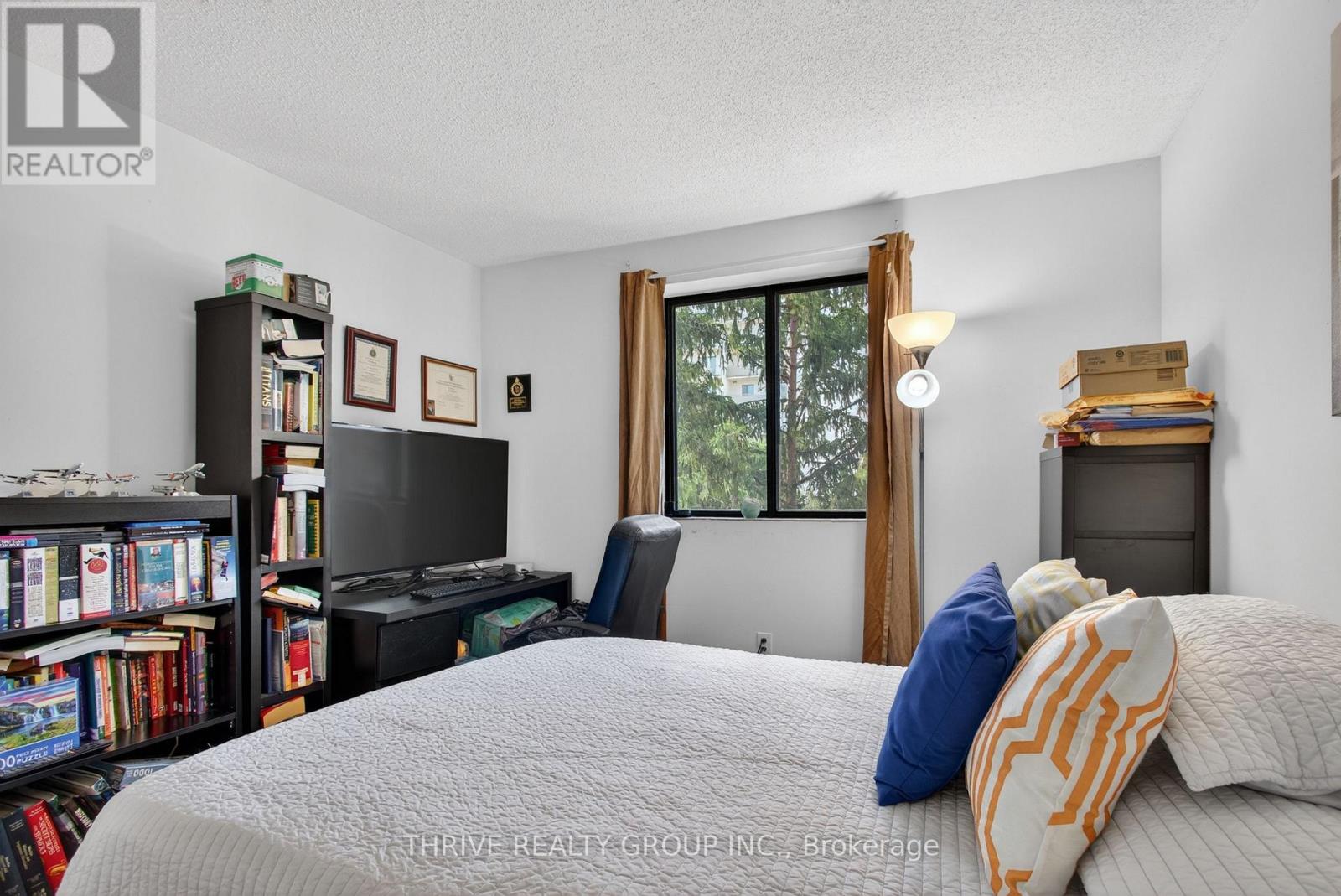 #401 75 HUXLEY STREET - 9