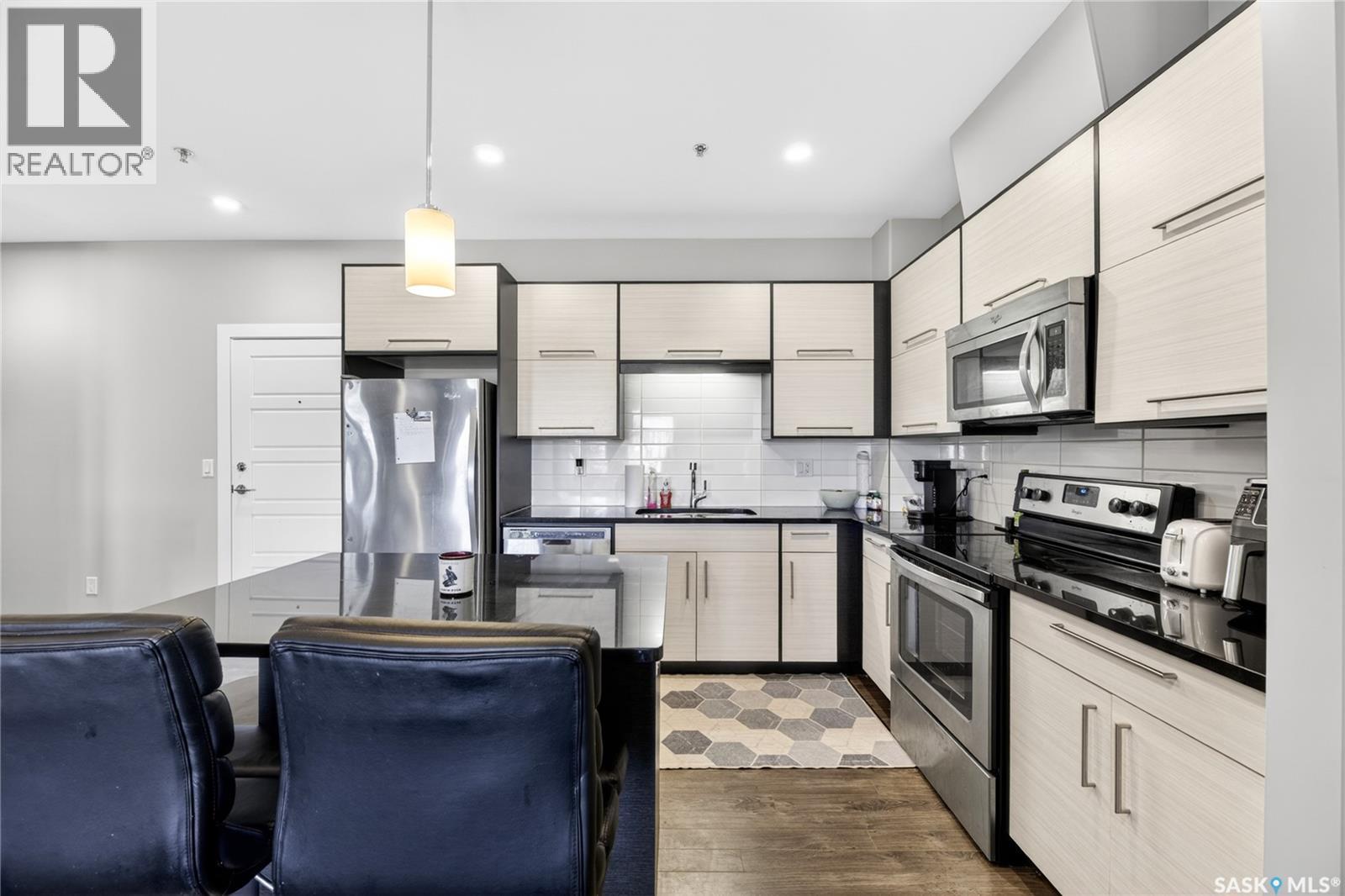 #109 502 Perehudoff CRESCENT - 4