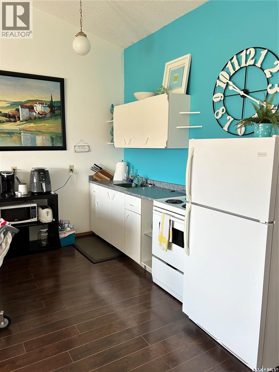 #15 1250 Aaro AVENUE - 3