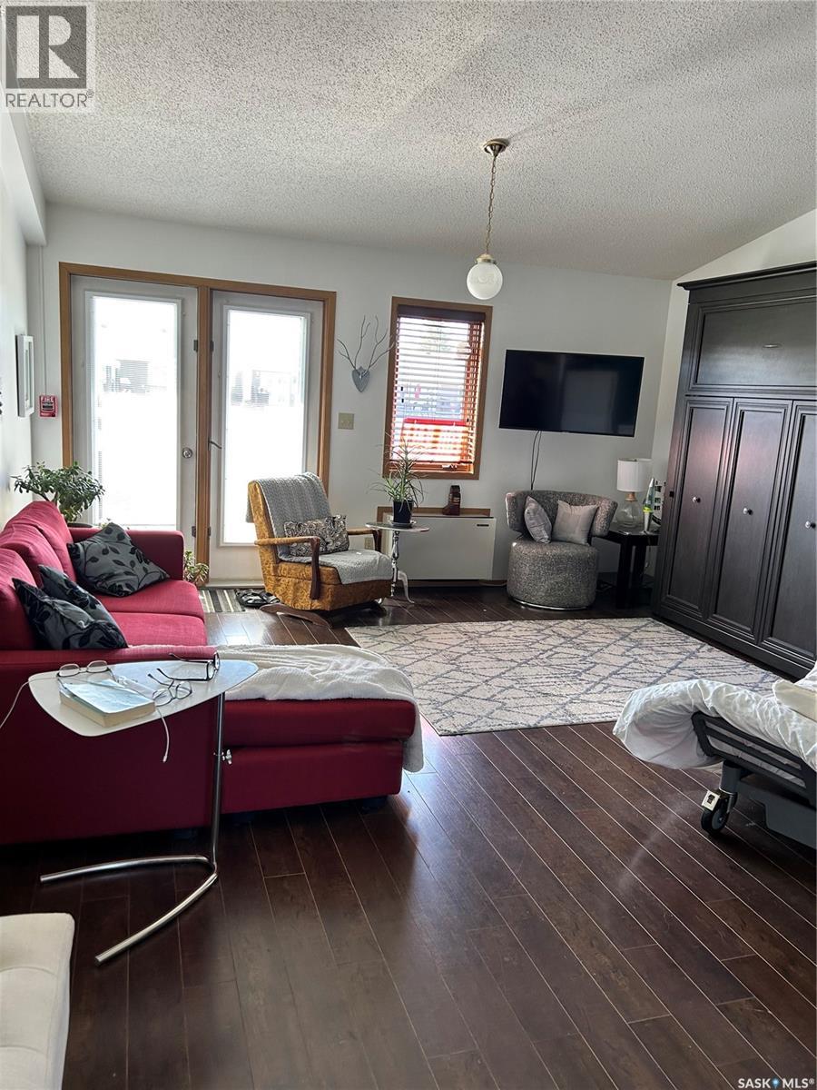 #15 1250 Aaro AVENUE - 5