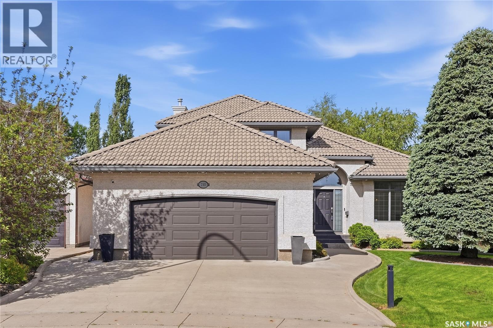 210 Horlick CRESCENT - 1