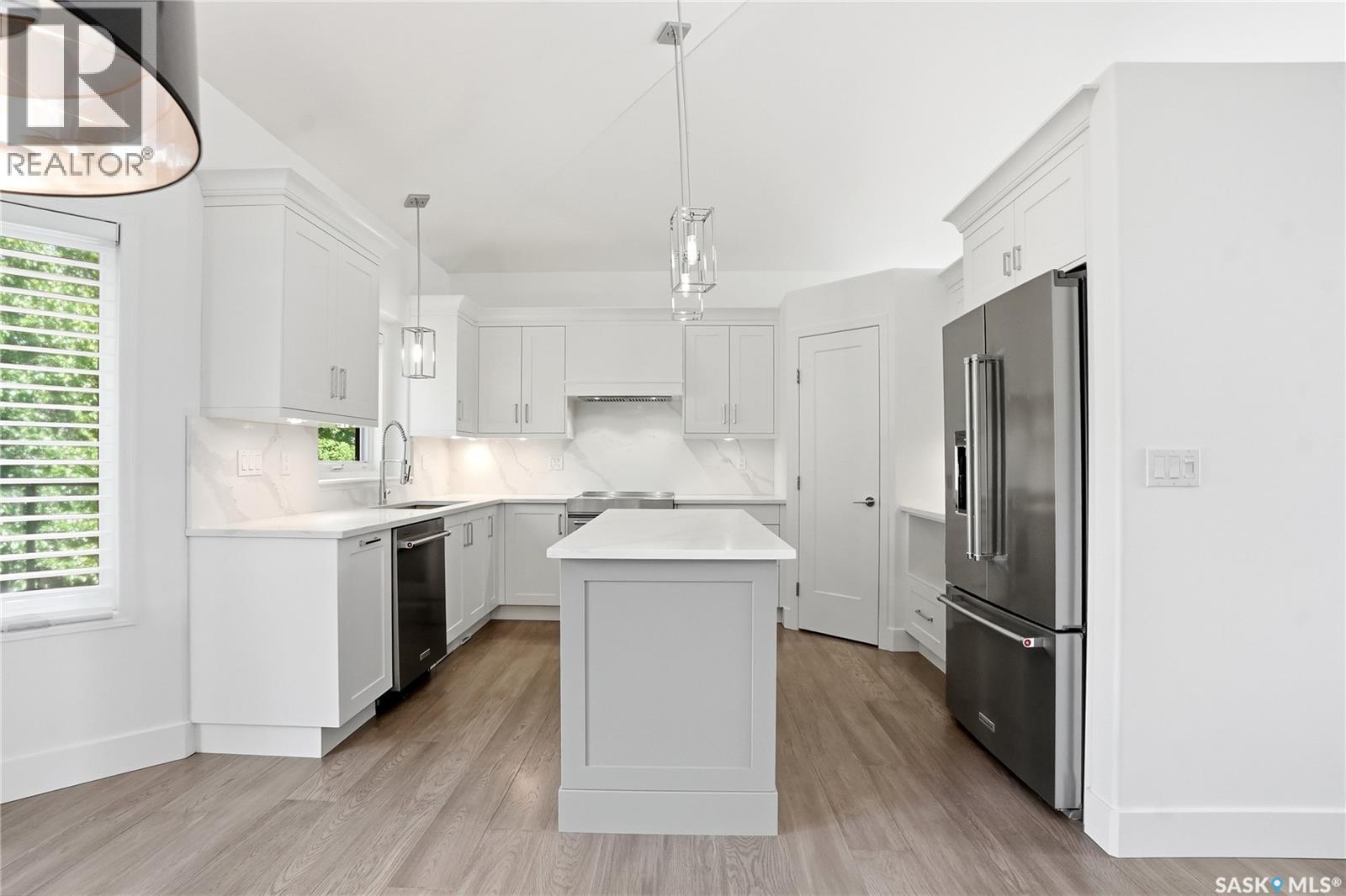 210 Horlick CRESCENT - 12