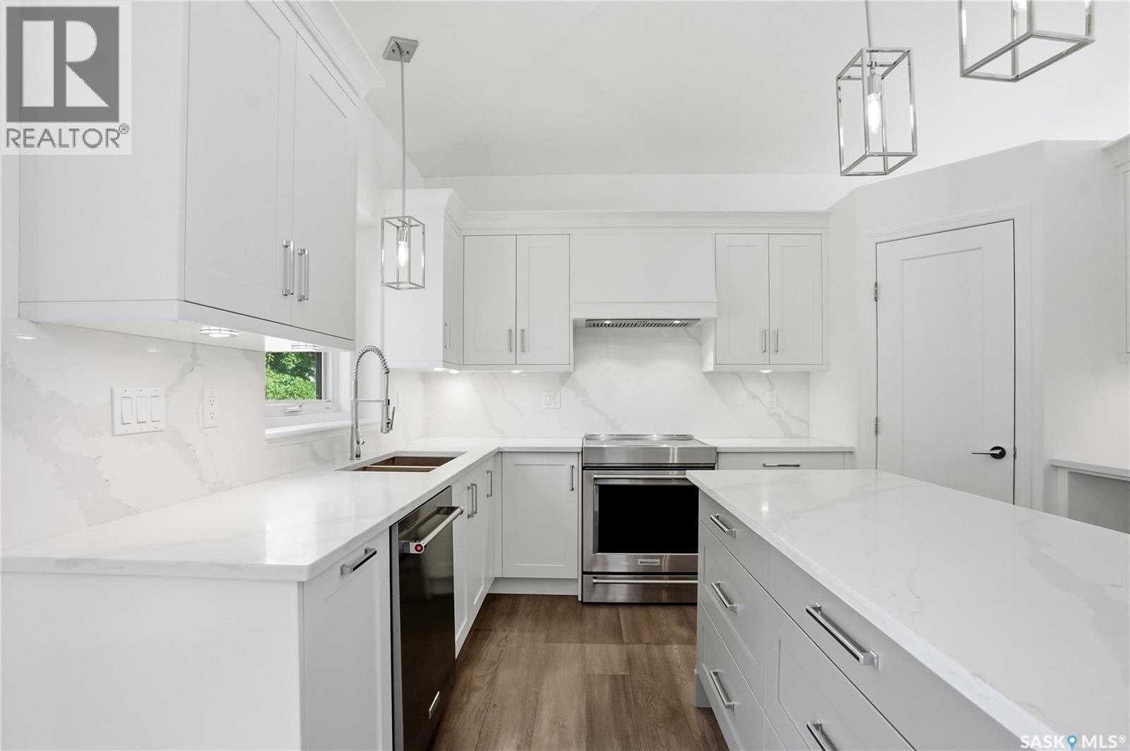 210 Horlick CRESCENT - 13