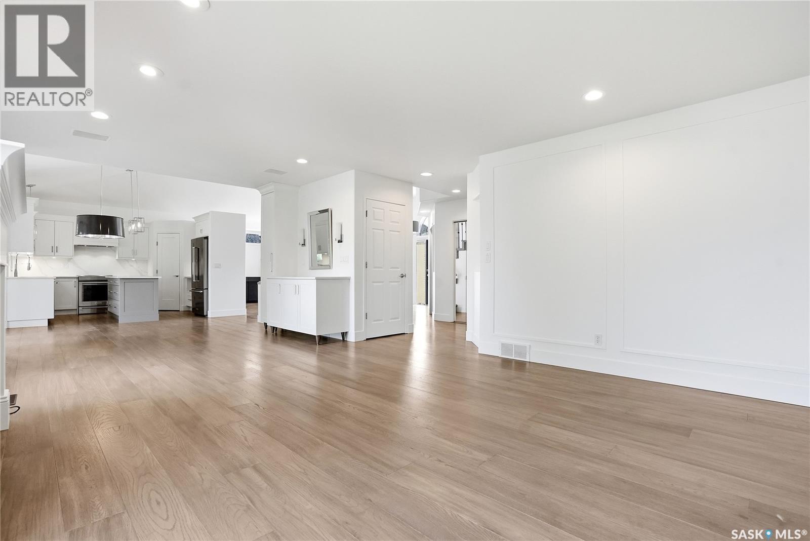 210 Horlick CRESCENT - 21