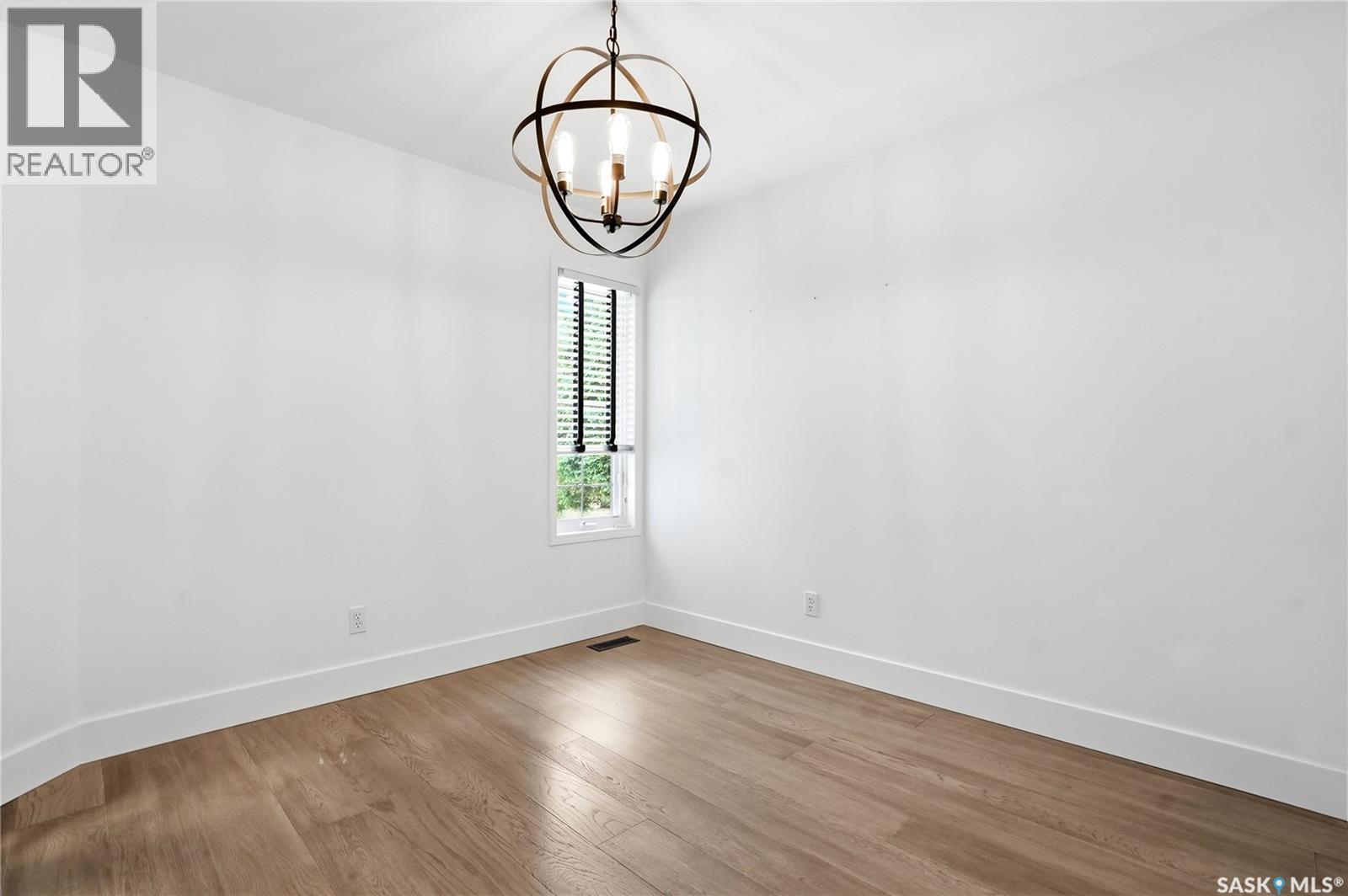 210 Horlick CRESCENT - 24