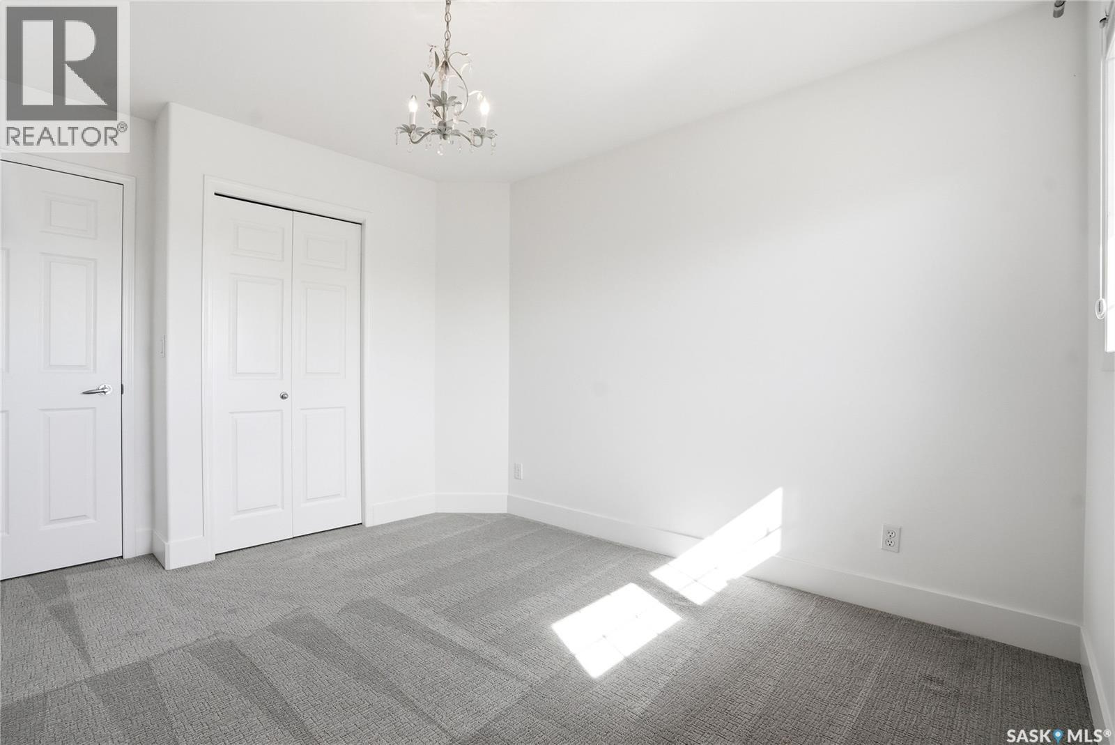 210 Horlick CRESCENT - 29
