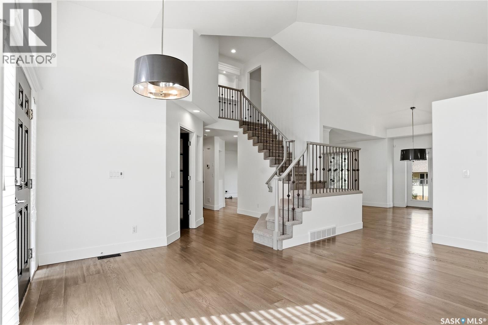 210 Horlick CRESCENT - 3