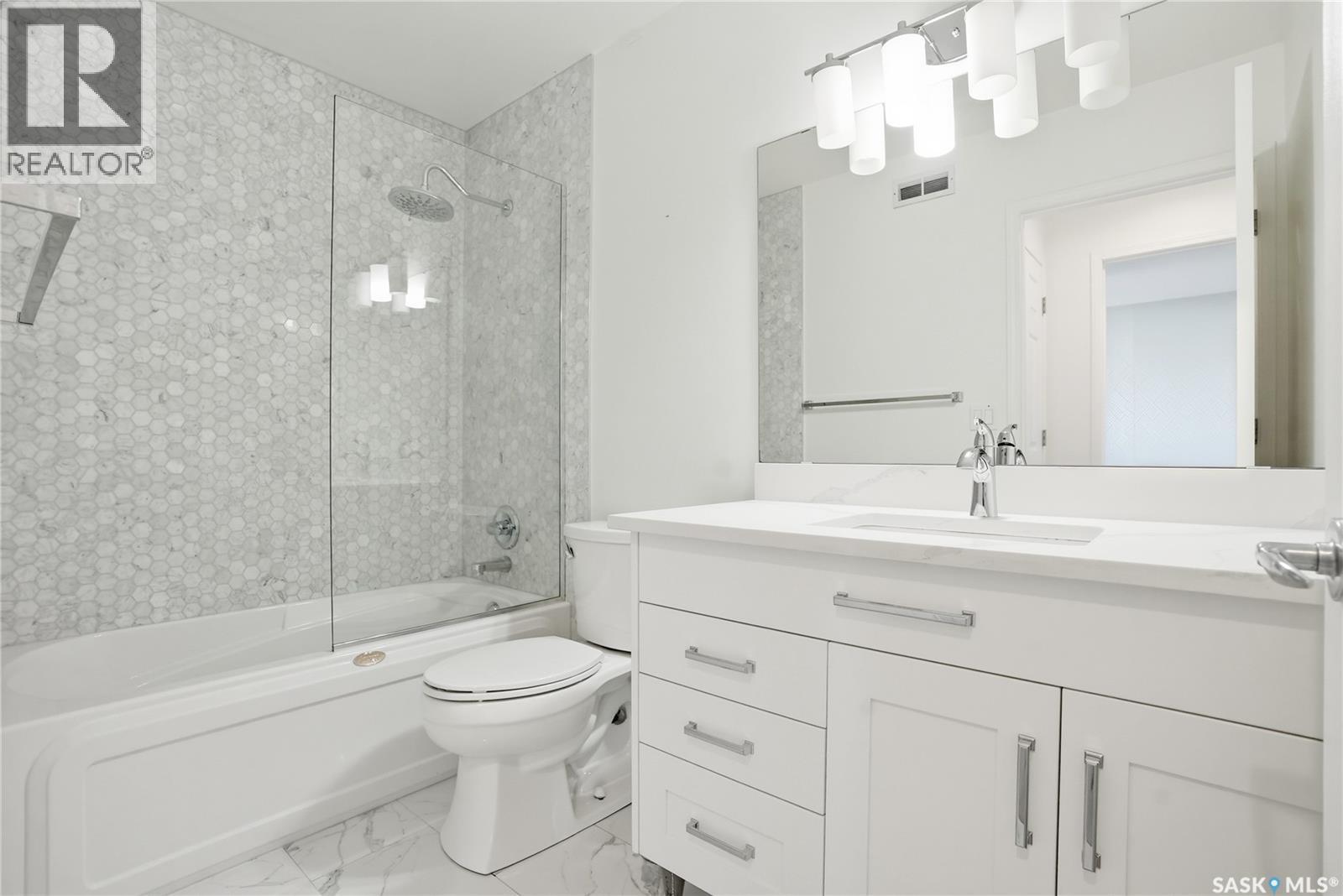 210 Horlick CRESCENT - 32