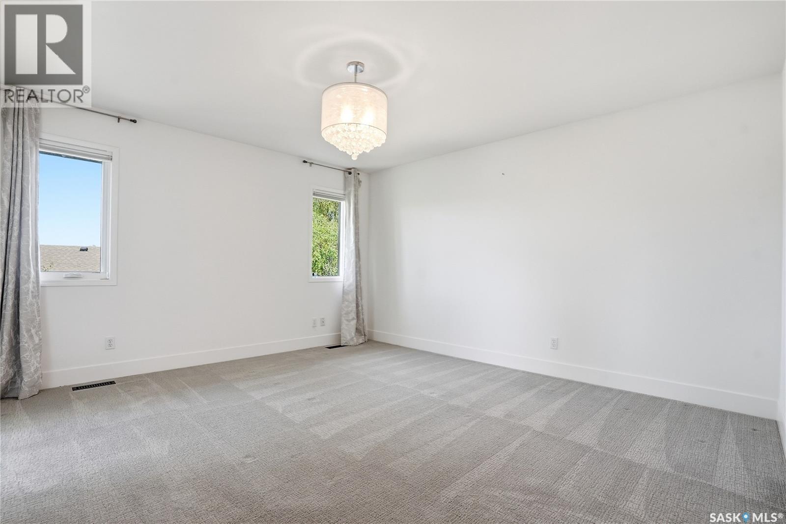 210 Horlick CRESCENT - 34