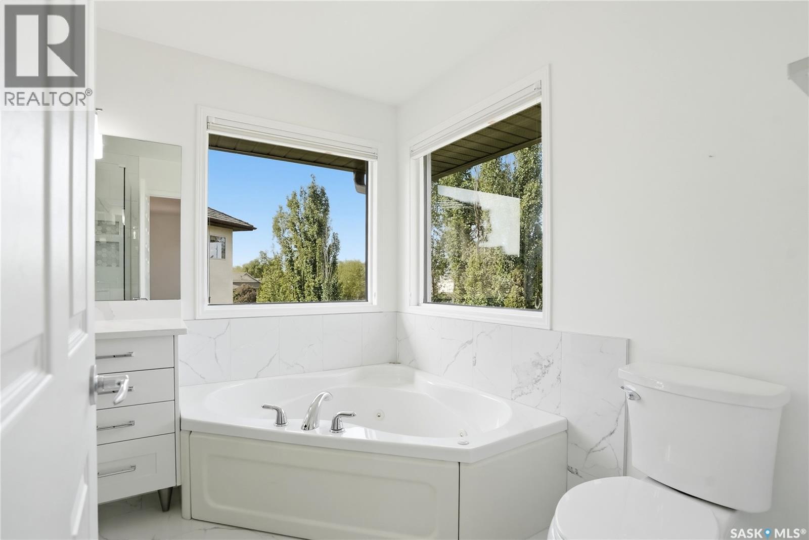 210 Horlick CRESCENT - 36