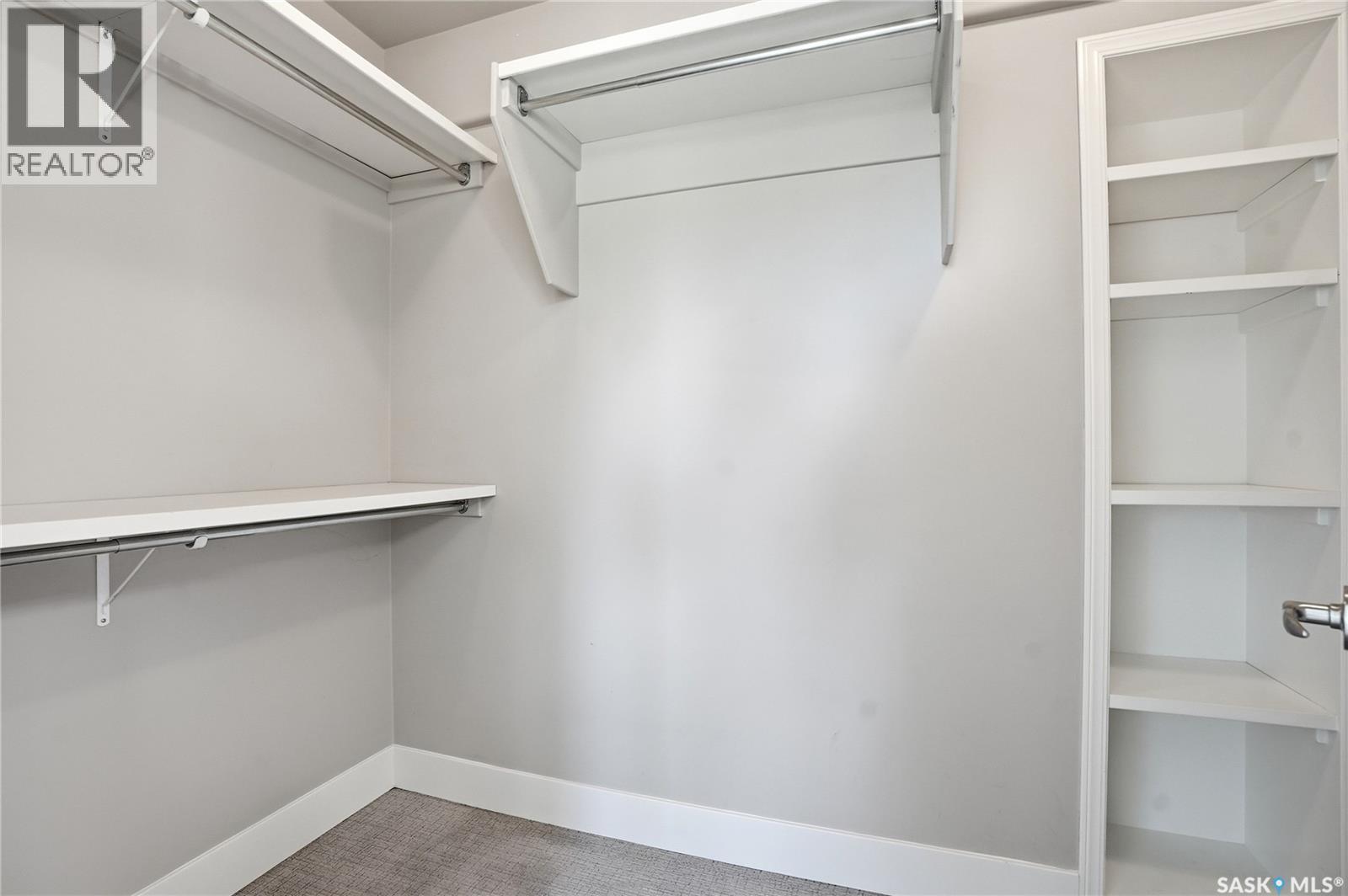 210 Horlick CRESCENT - 38