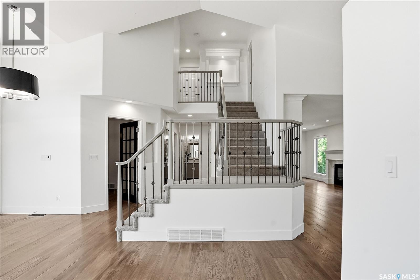 210 Horlick CRESCENT - 4