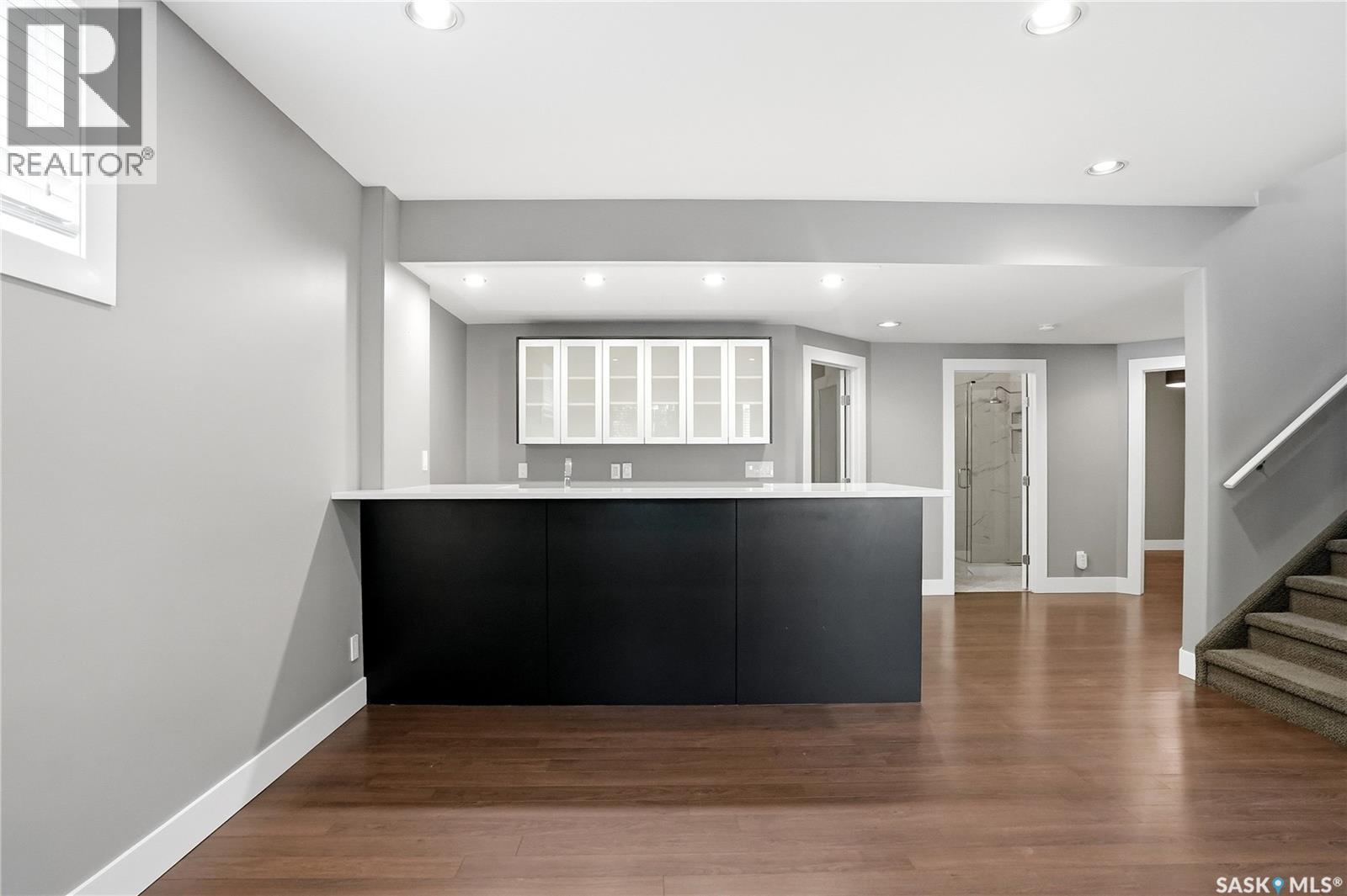 210 Horlick CRESCENT - 41