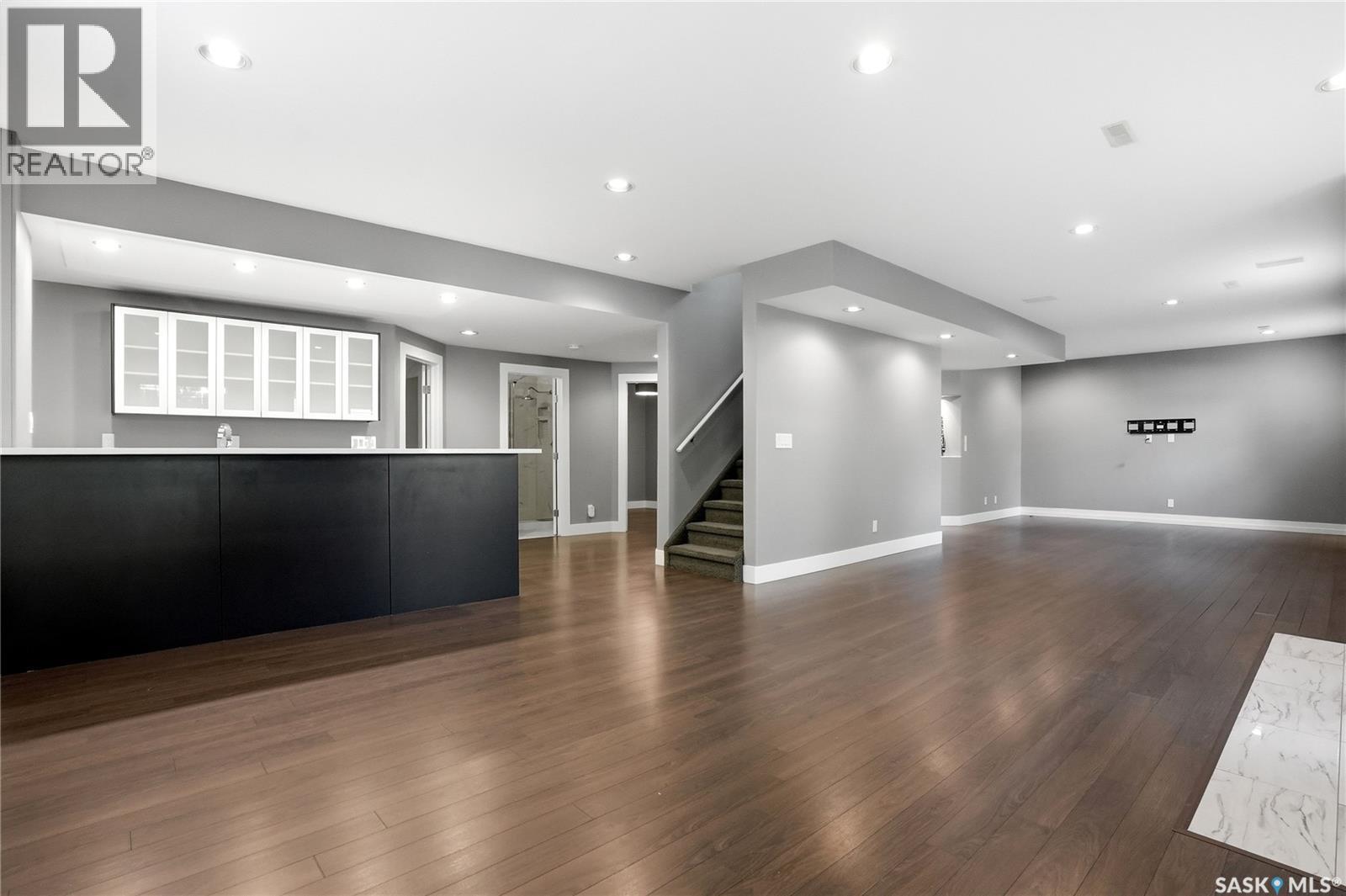 210 Horlick CRESCENT - 43