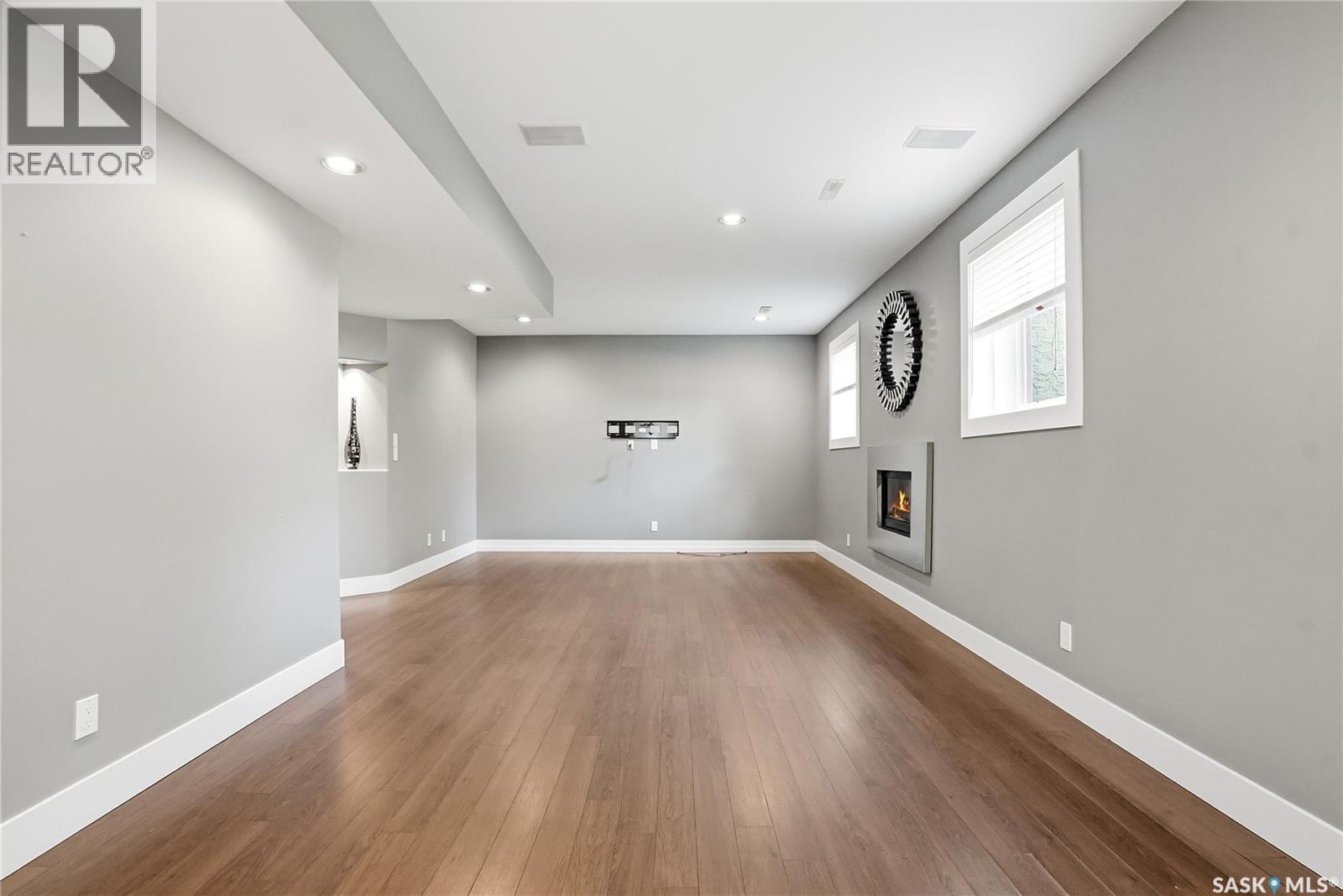 210 Horlick CRESCENT - 45