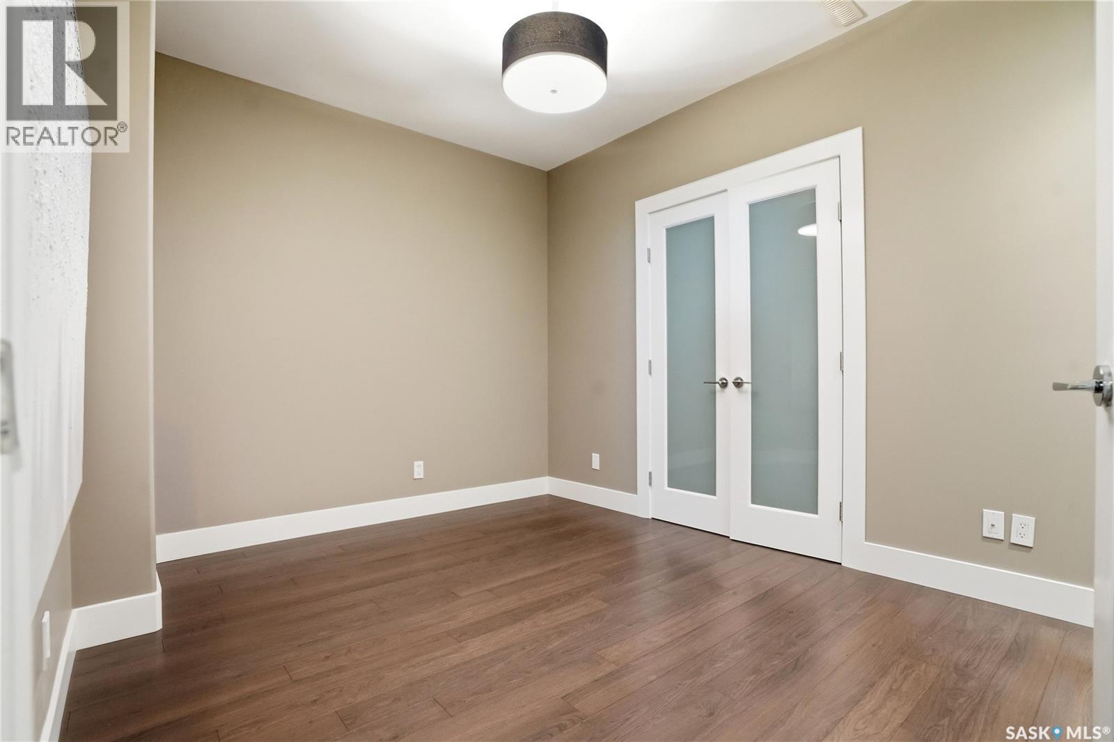 210 Horlick CRESCENT - 51