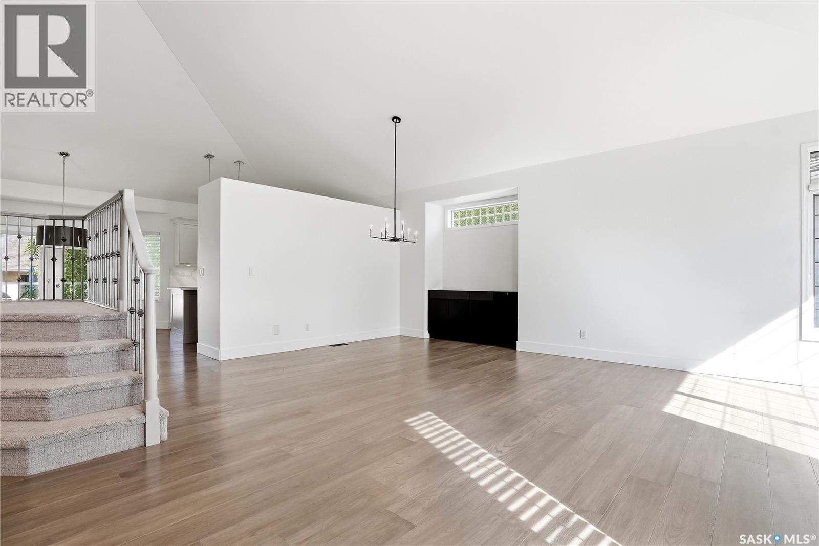 210 Horlick CRESCENT - 6