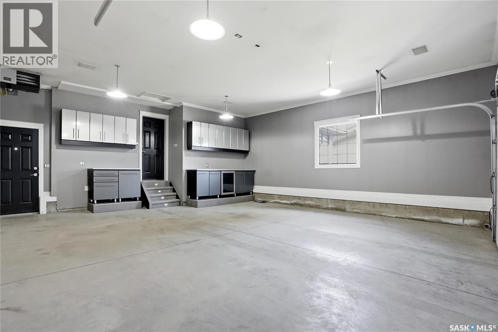 210 Horlick CRESCENT - 66