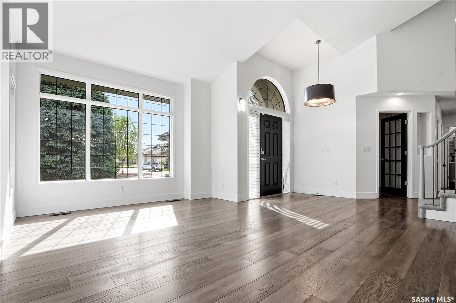 210 Horlick CRESCENT - 8