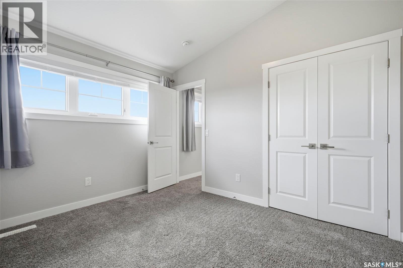 102 315 Dickson CRESCENT — photo 25