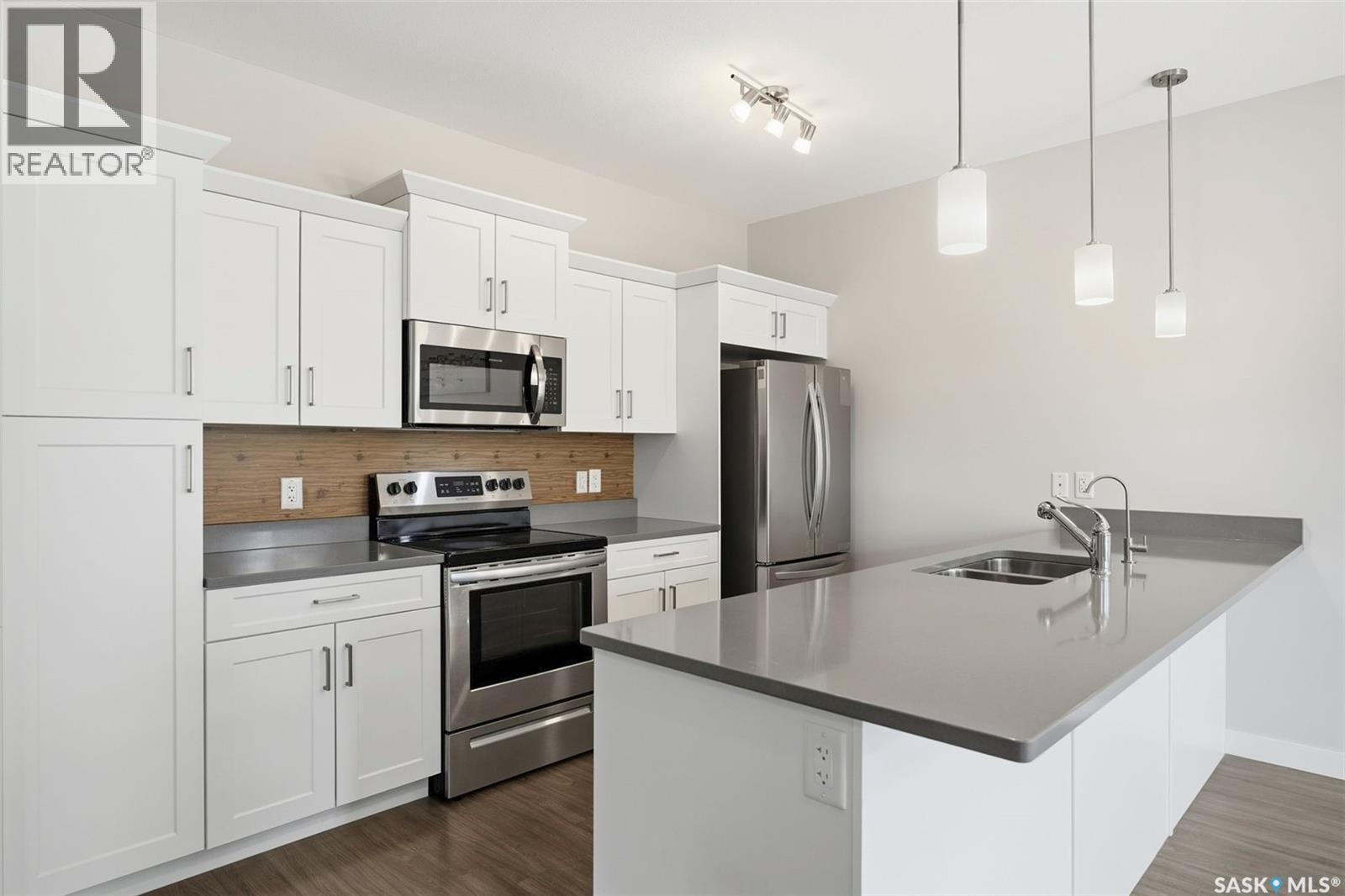 102 315 Dickson CRESCENT — photo 8
