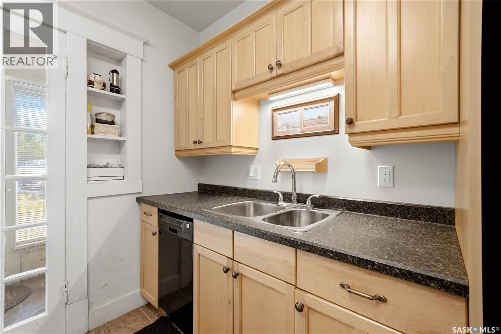 143 Hudson PLACE — photo 16