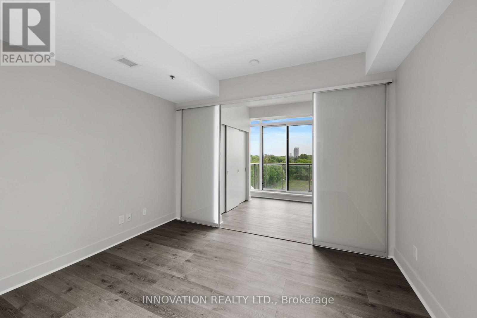 #803 108 RICHMOND ROAD - 17