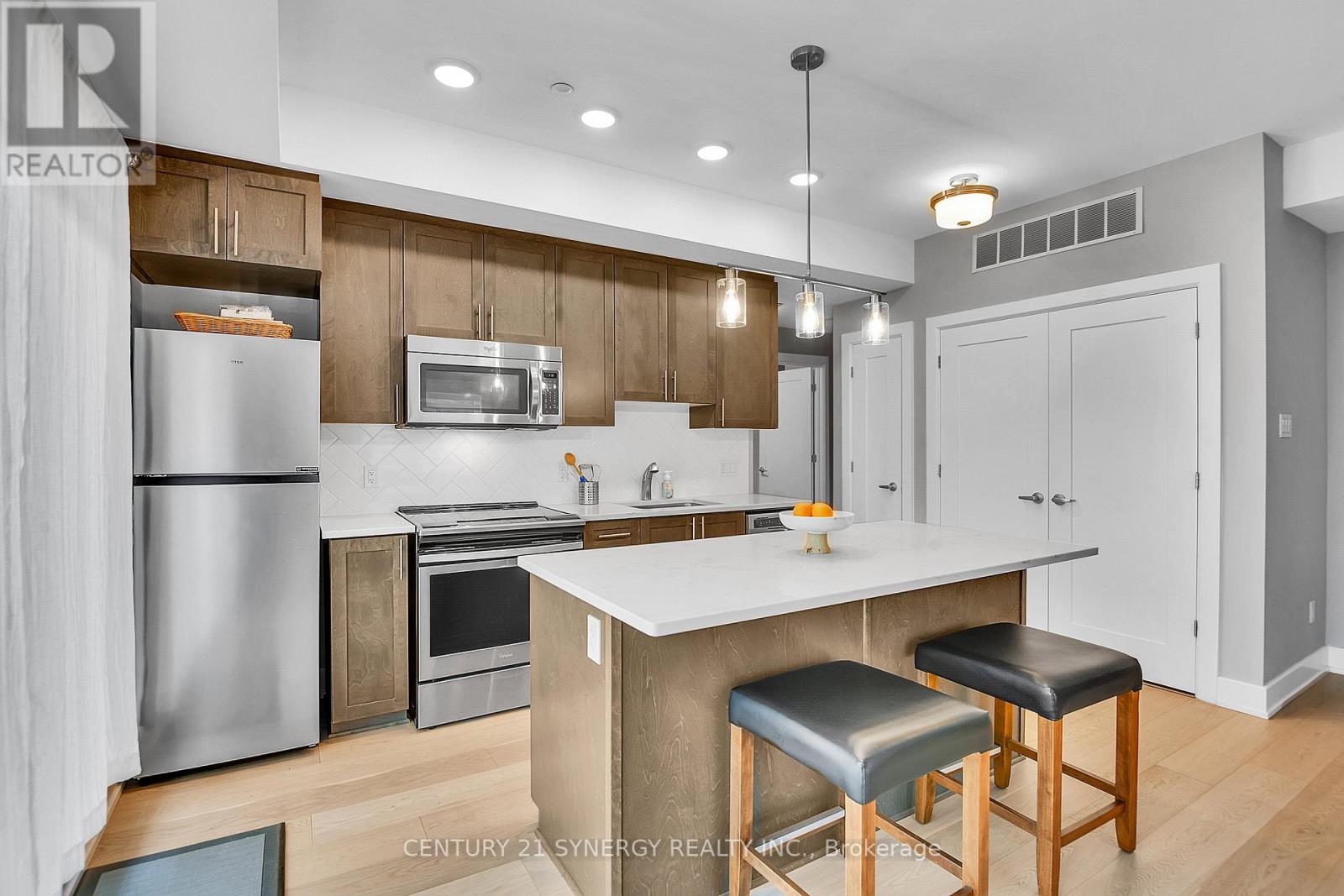 #201 615 LONGFIELDS DRIVE - 19