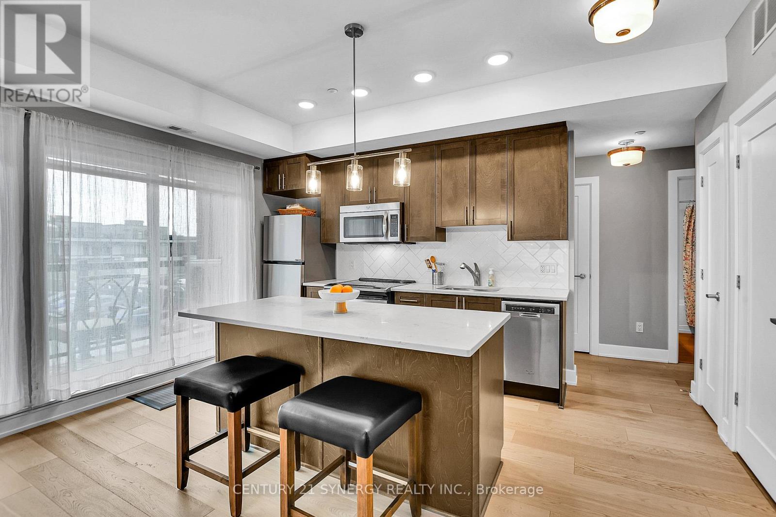 #201 615 LONGFIELDS DRIVE - 20