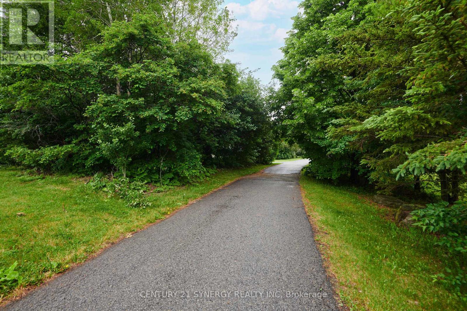 #201 615 LONGFIELDS DRIVE - 44