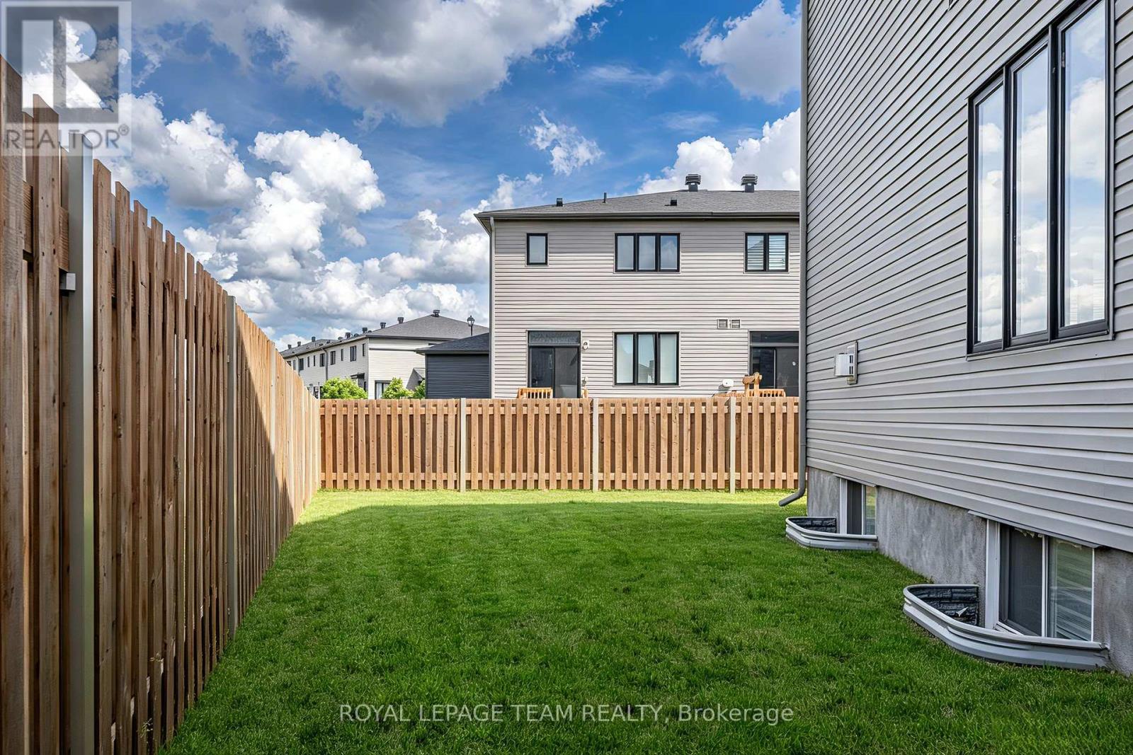 5 Bed, 4 Bath House for Sale in Ottawa – 236 CALVINGTON AVENUE, Ottawa – MLS# X13445870 - Image 47