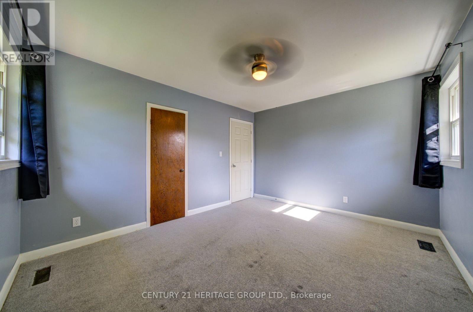 1654 METRO ROAD N - 20
