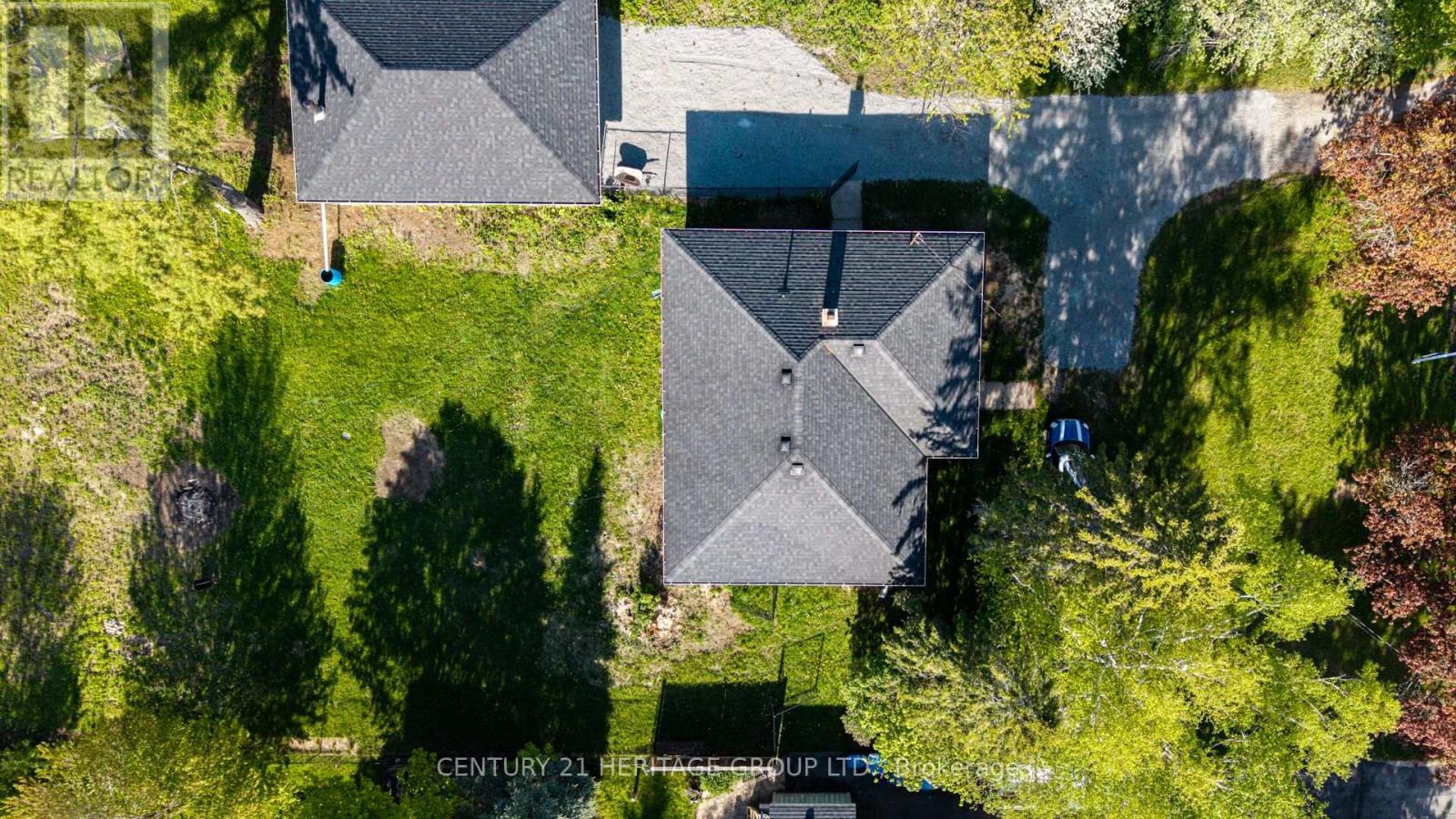 1654 METRO ROAD N - 35