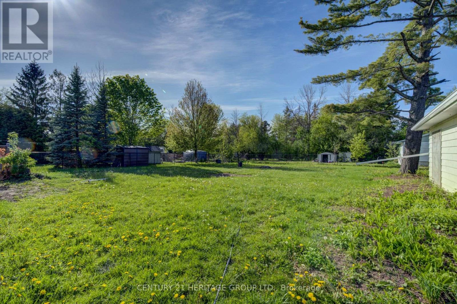 1654 METRO ROAD N - 27