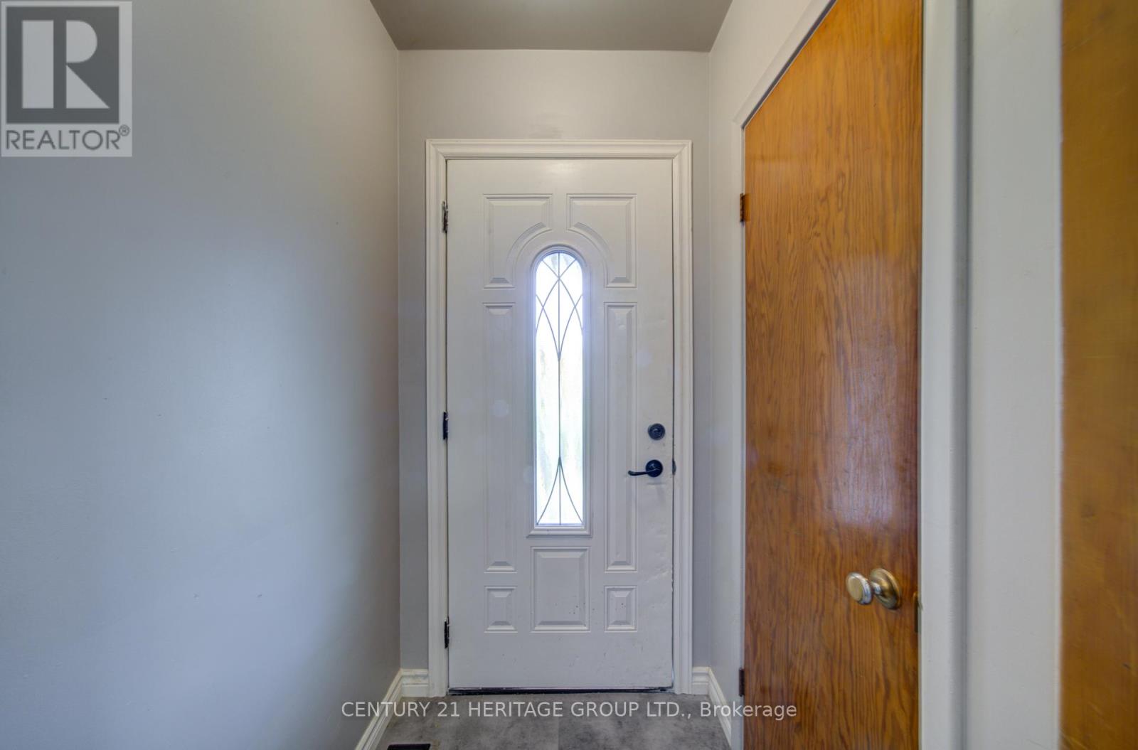 1654 METRO ROAD N - 4