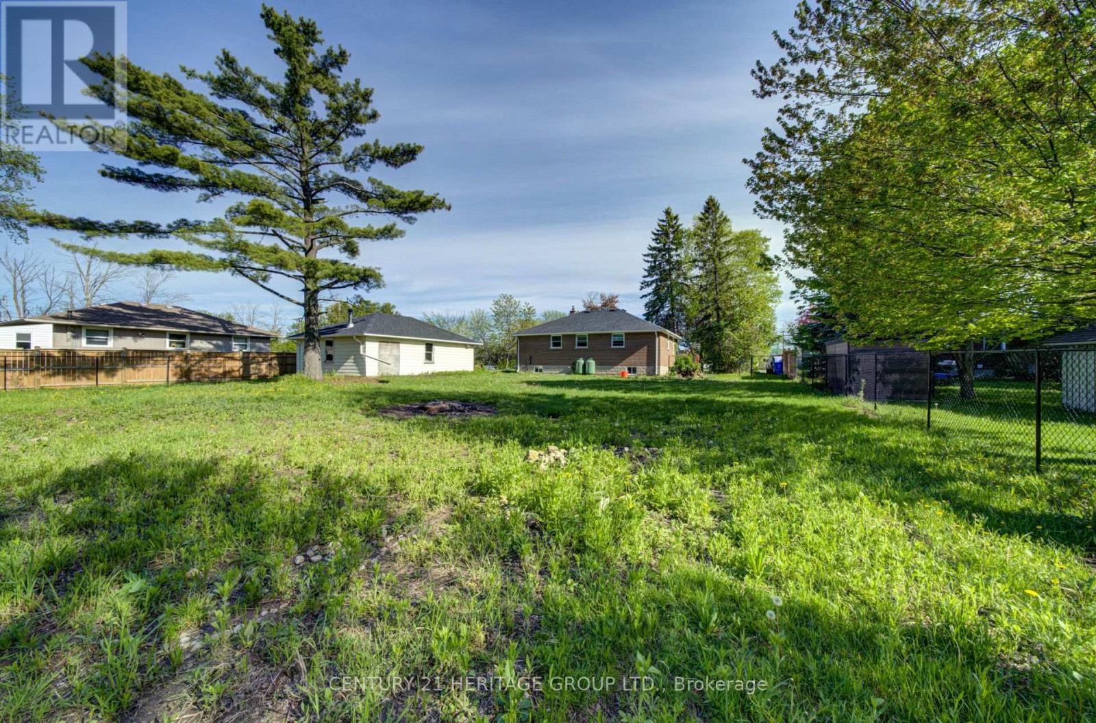 1654 METRO ROAD N - 29