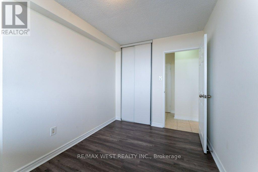 #1001 3501 GLEN ERIN DRIVE - 23