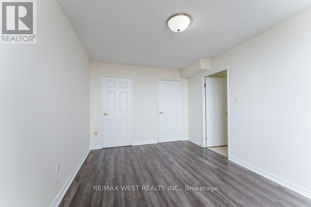#1001 3501 GLEN ERIN DRIVE - 27
