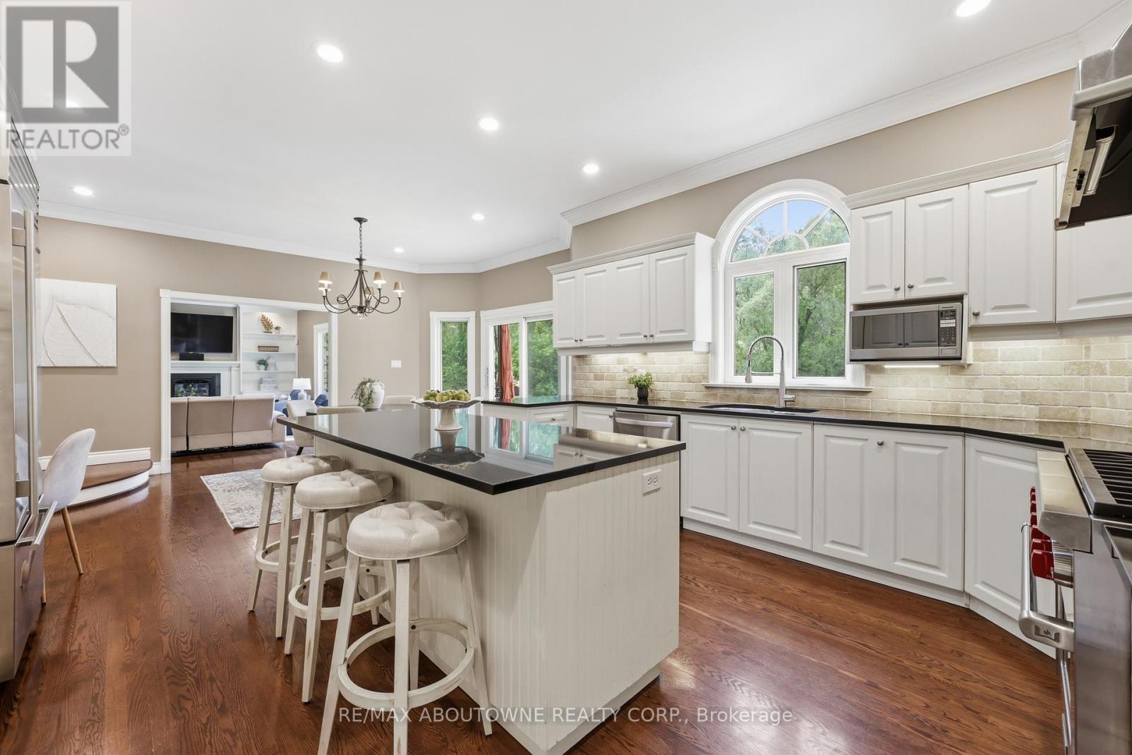 437 CAIRNCROFT ROAD - 15