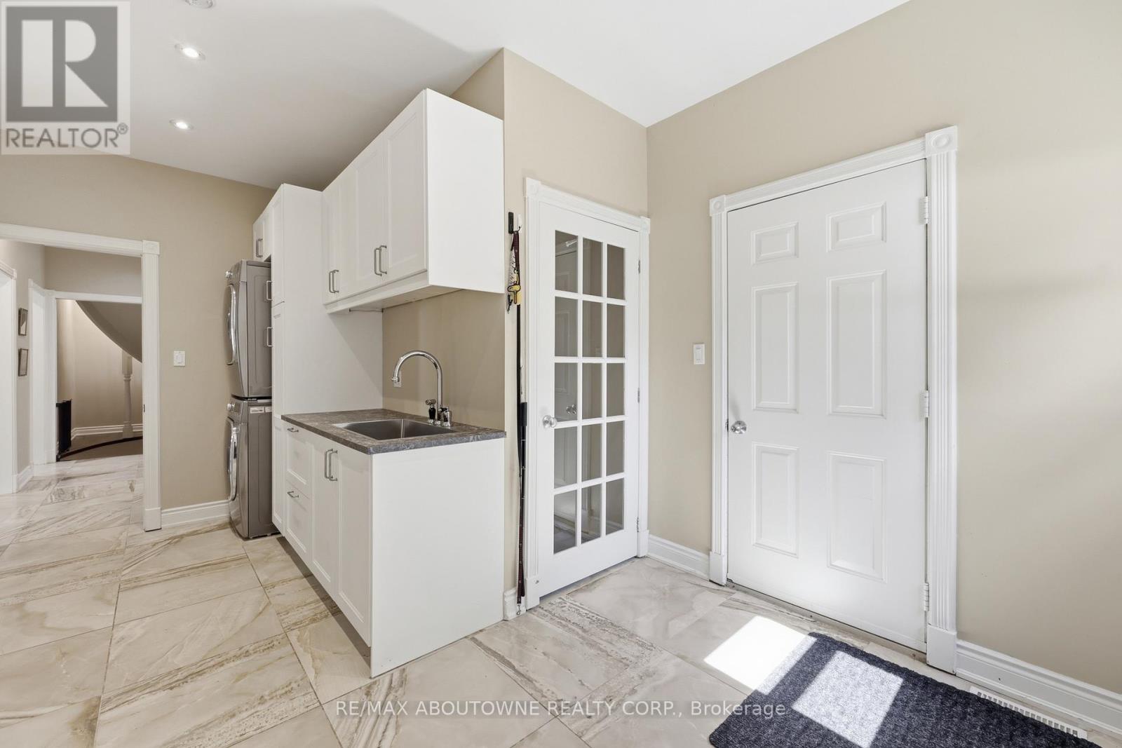 437 CAIRNCROFT ROAD - 22