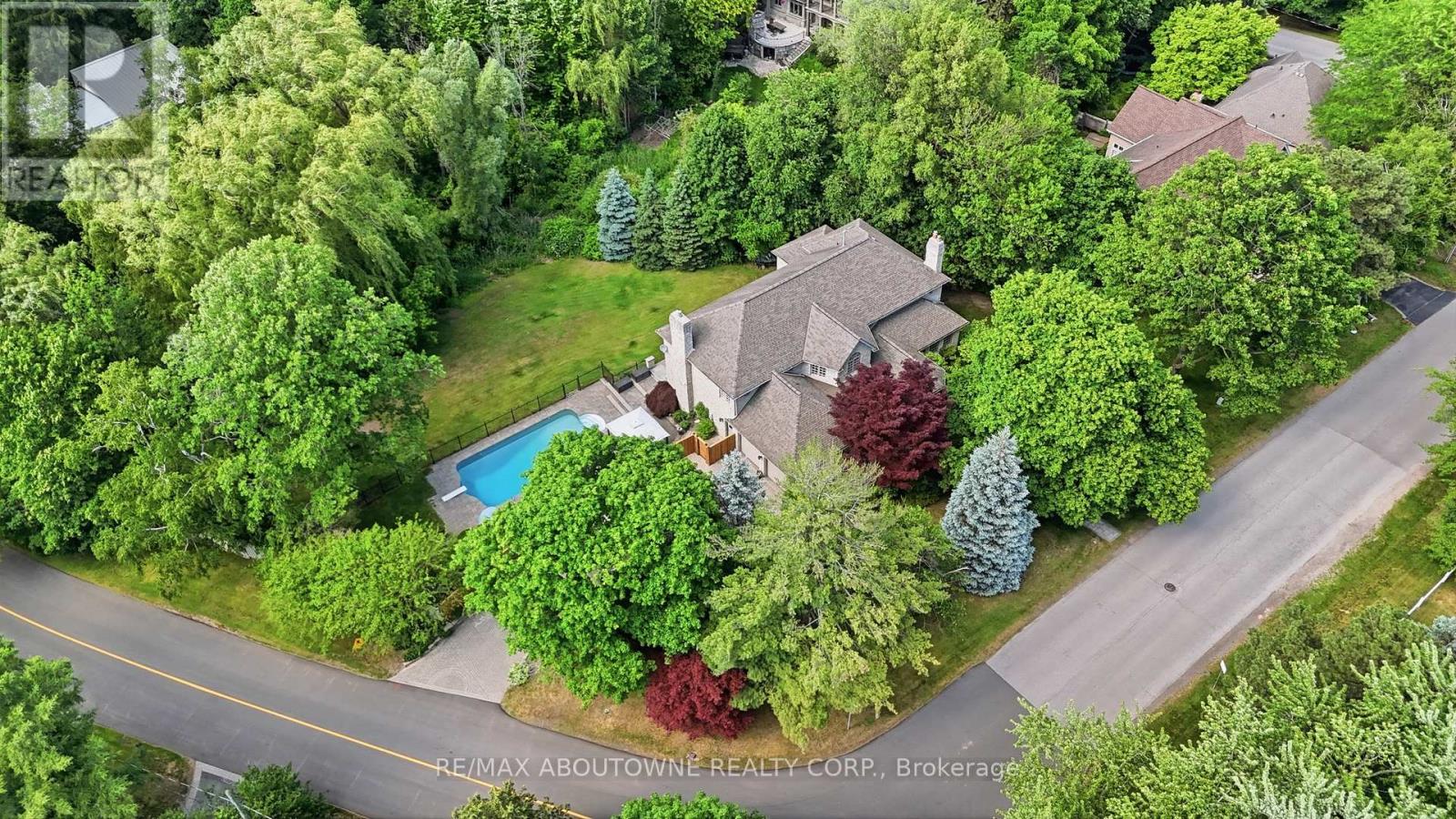 437 CAIRNCROFT ROAD - 4
